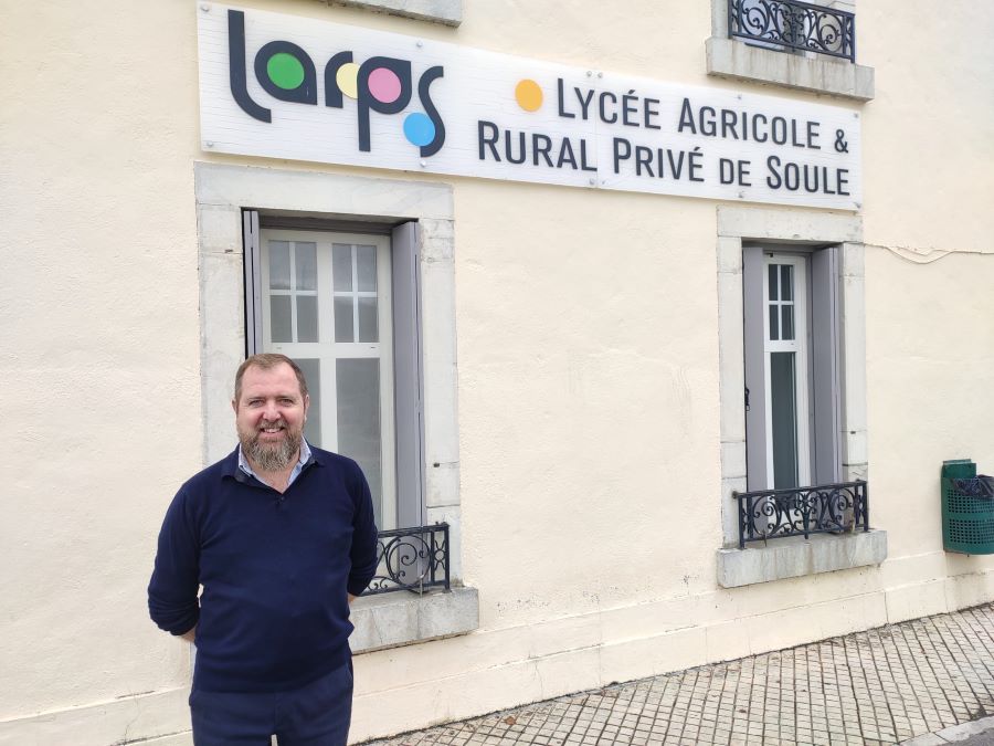  Laborantxa eskolaren sartzea